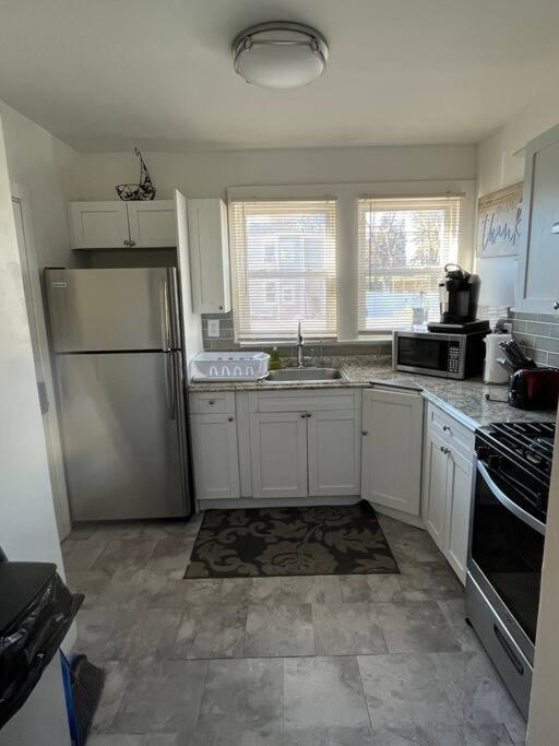 Three Bed One Bath Apt 25 Mins To Nyc Belleville Dış mekan fotoğraf