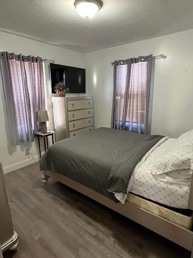 Three Bed One Bath Apt 25 Mins To Nyc Belleville Dış mekan fotoğraf